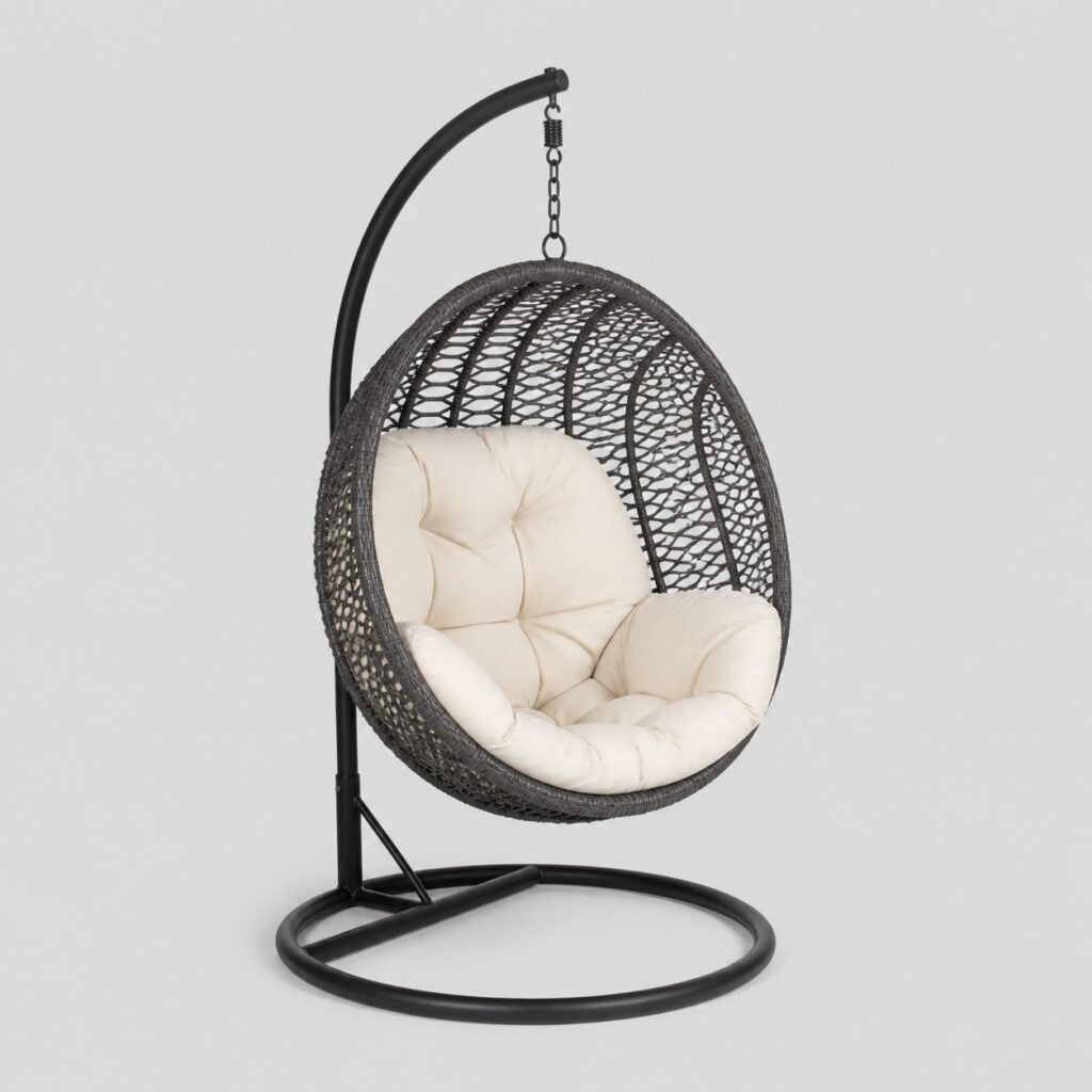 Fauteuil de jardin rond en forme d'œuf suspendu à son portique, fond neutre